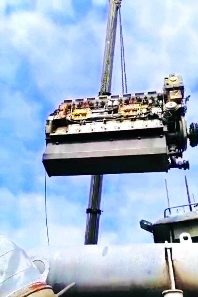 EXTRACION MOTOR PRINCIPAL BOAT PARKING VALDIVIA 1